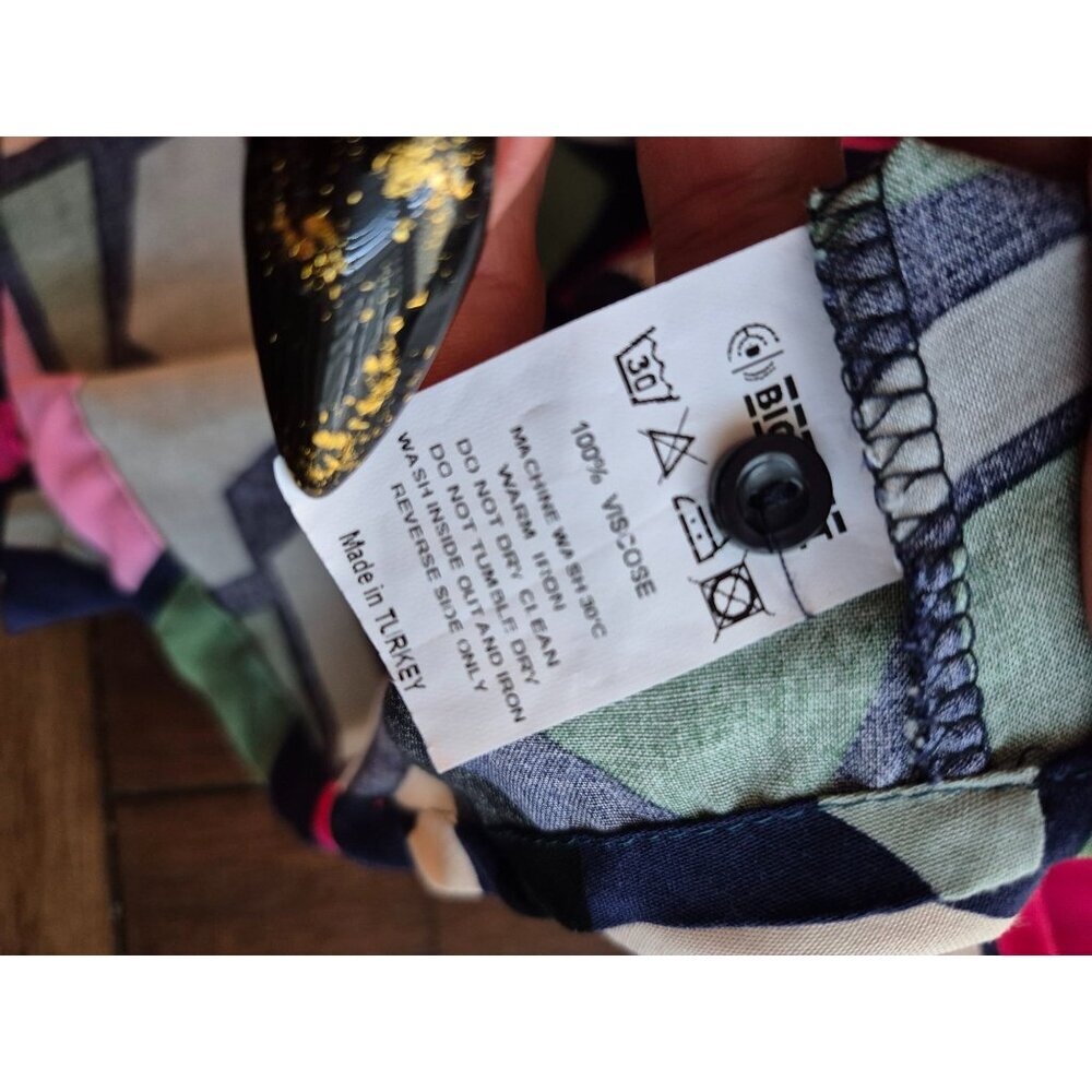 Big Dart Vintage Button-Up Abstract Print Long-Sl… - image 3